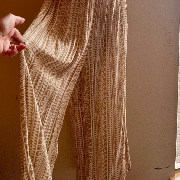 Tan & White Summer Jumpsuit plus FREE BRACELET - Picture 5 of 11